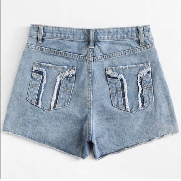 CHLOE 💙 distressed denim shorts blue ripped - Picture 2 of 5
